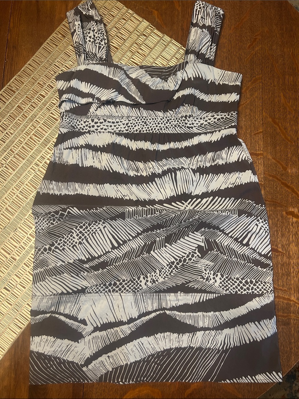 BCBGMaxAzria Fun Brown and White Zebra-Stripe Sleeveless Mini Dress Size Medium